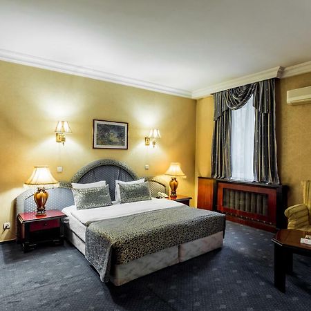 Ambassador Otel Almatı Dış mekan fotoğraf