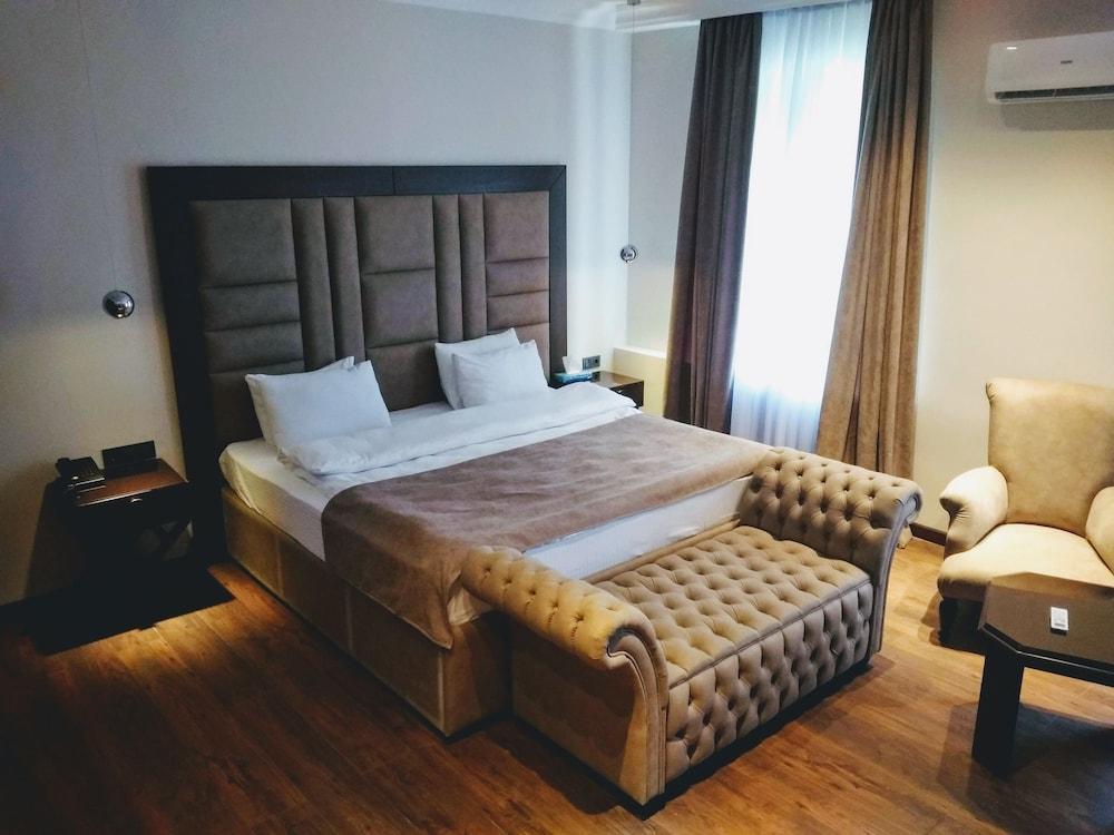 Ambassador Otel Almatı Dış mekan fotoğraf