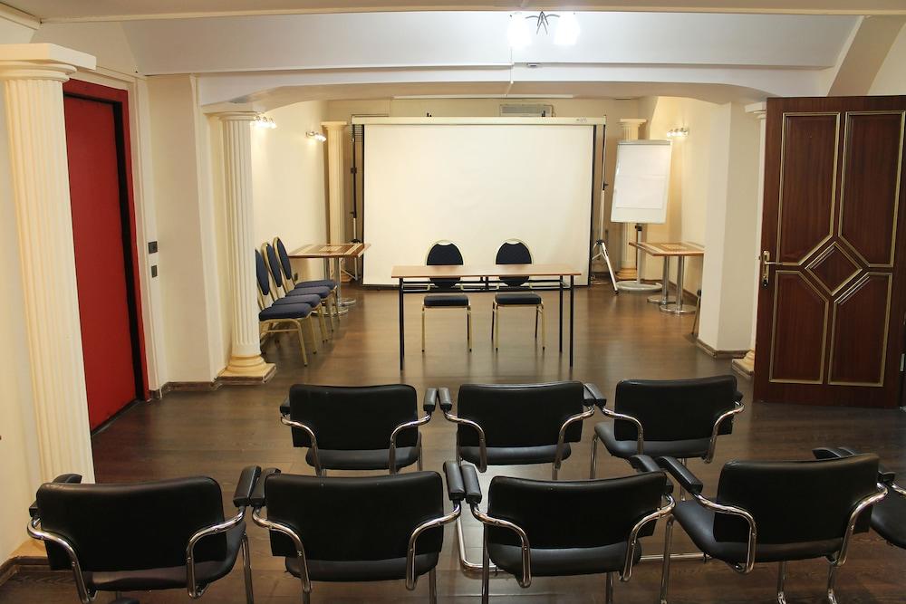 Ambassador Otel Almatı Dış mekan fotoğraf