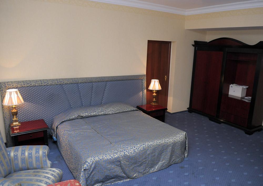 Ambassador Otel Almatı Dış mekan fotoğraf