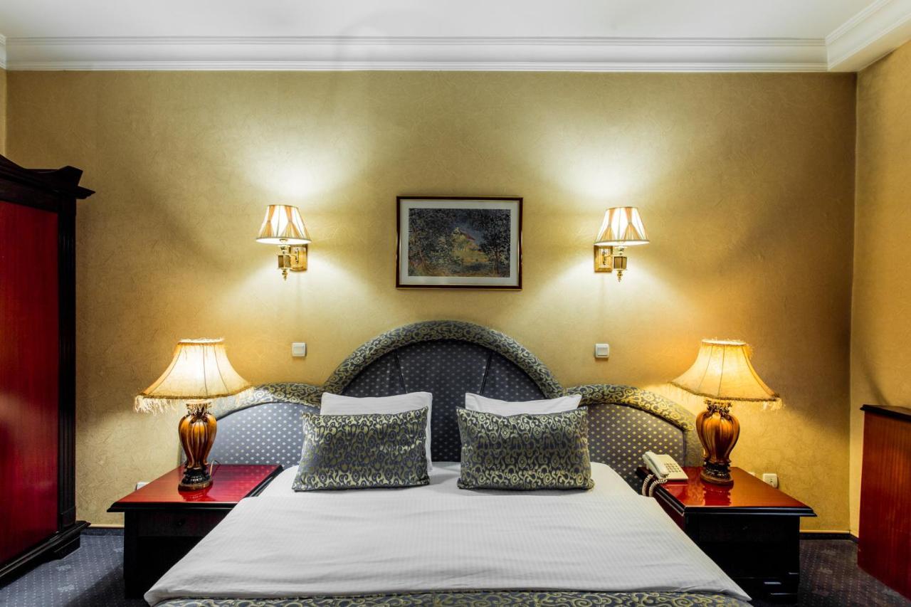 Ambassador Otel Almatı Dış mekan fotoğraf