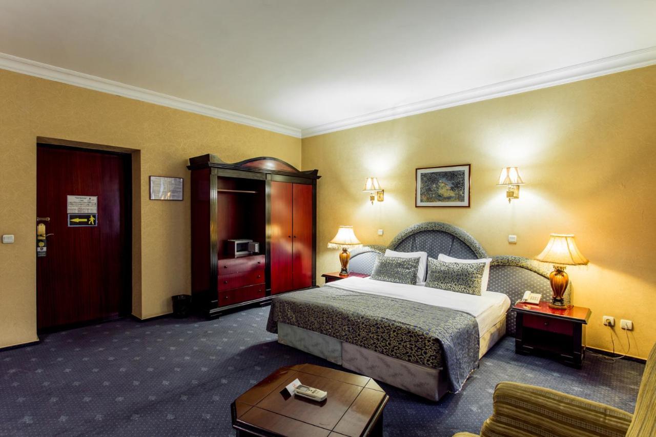 Ambassador Otel Almatı Dış mekan fotoğraf