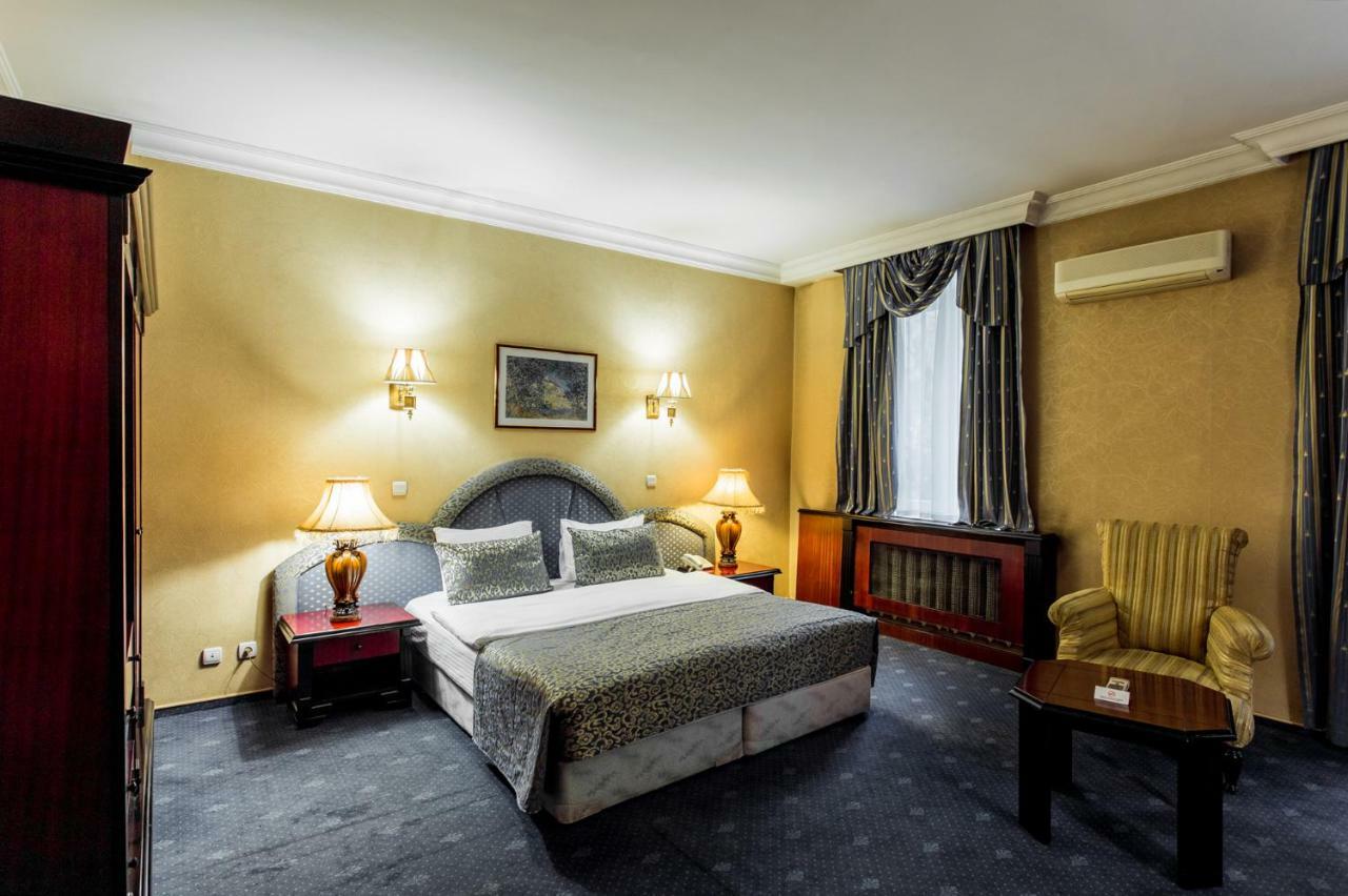 Ambassador Otel Almatı Dış mekan fotoğraf